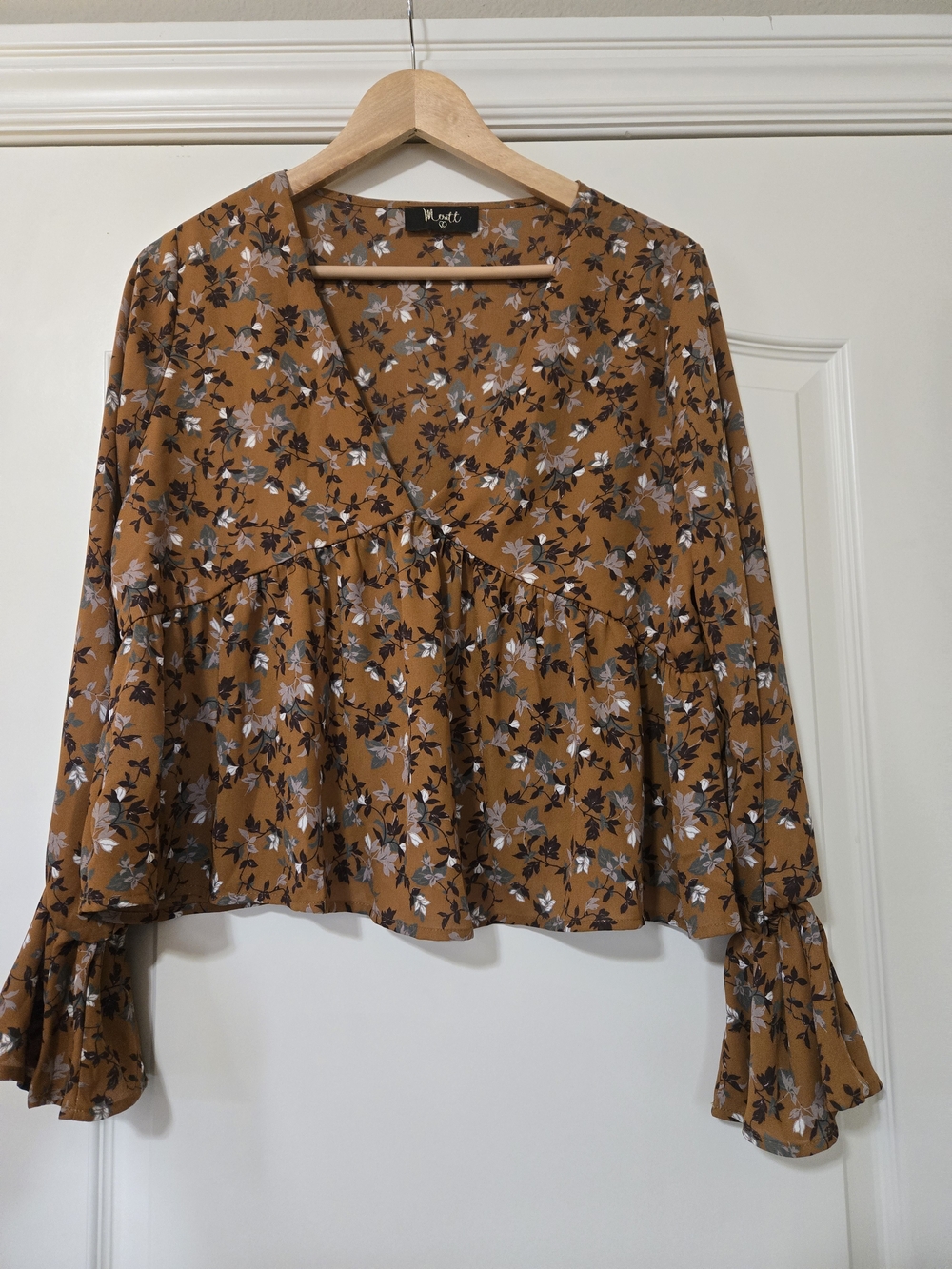 Wit & Wisdom Brown Floral V-Neck Ruffle Blouse Drapey Fall